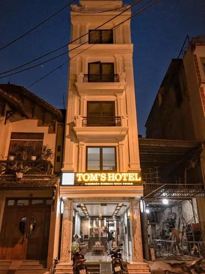 Tom's Hotel – Photos 13